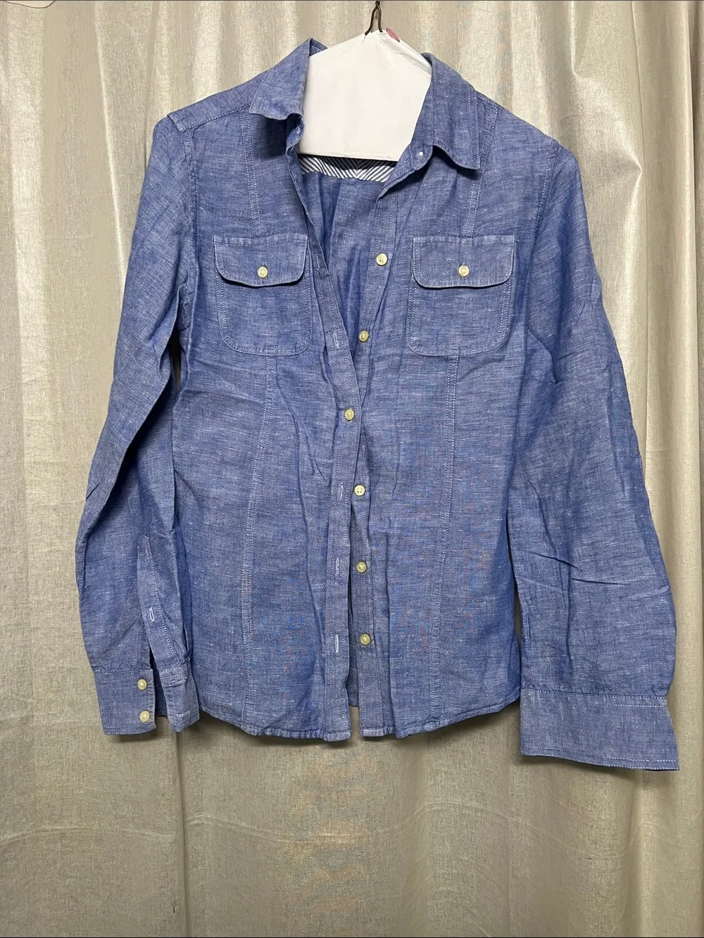 Banana Republic classic button